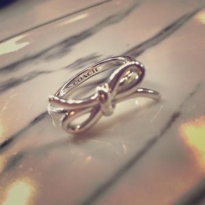 Coach Sterling Silver Bow Ring💍🎀